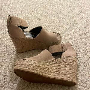 Cream Dolce Vita size 7.5 wedges. Worn once. Canvas wedge